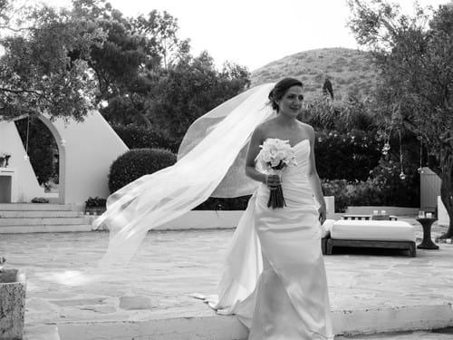 Image 18 of Iranian Chic White Wedding in Athens