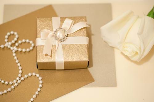 Image 5 of Luxury White & Gold Wedding Style