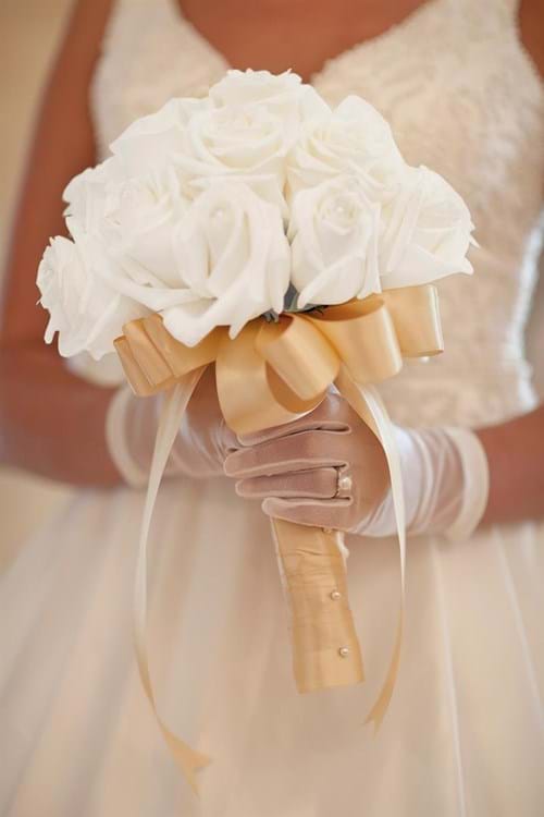 Image 4 of Luxury White & Gold Wedding Style