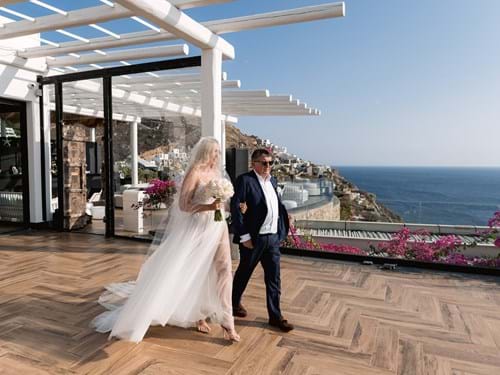 Image 10 of White Luxury Wedding in Mykonos