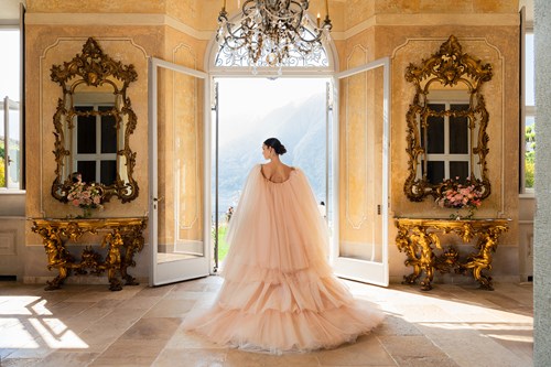 Image 13 of Villa Balbiano Wedding in Pink