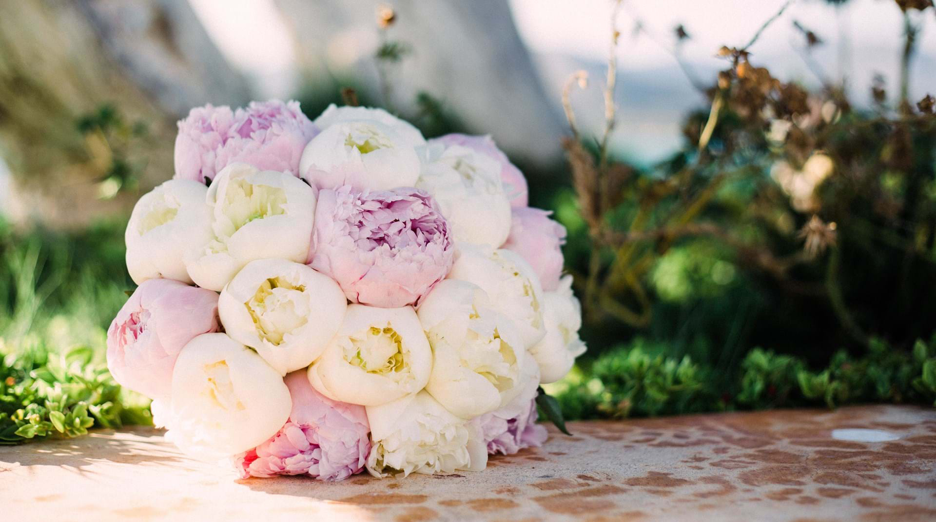 Gorgeous Greece Destination Wedding Flower Inspiration for Every Style & Taste