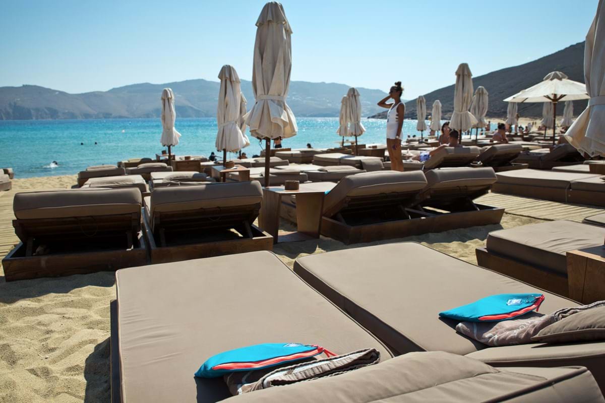 A Cosmopolitan Mykonos Bachelorette Party in Greece