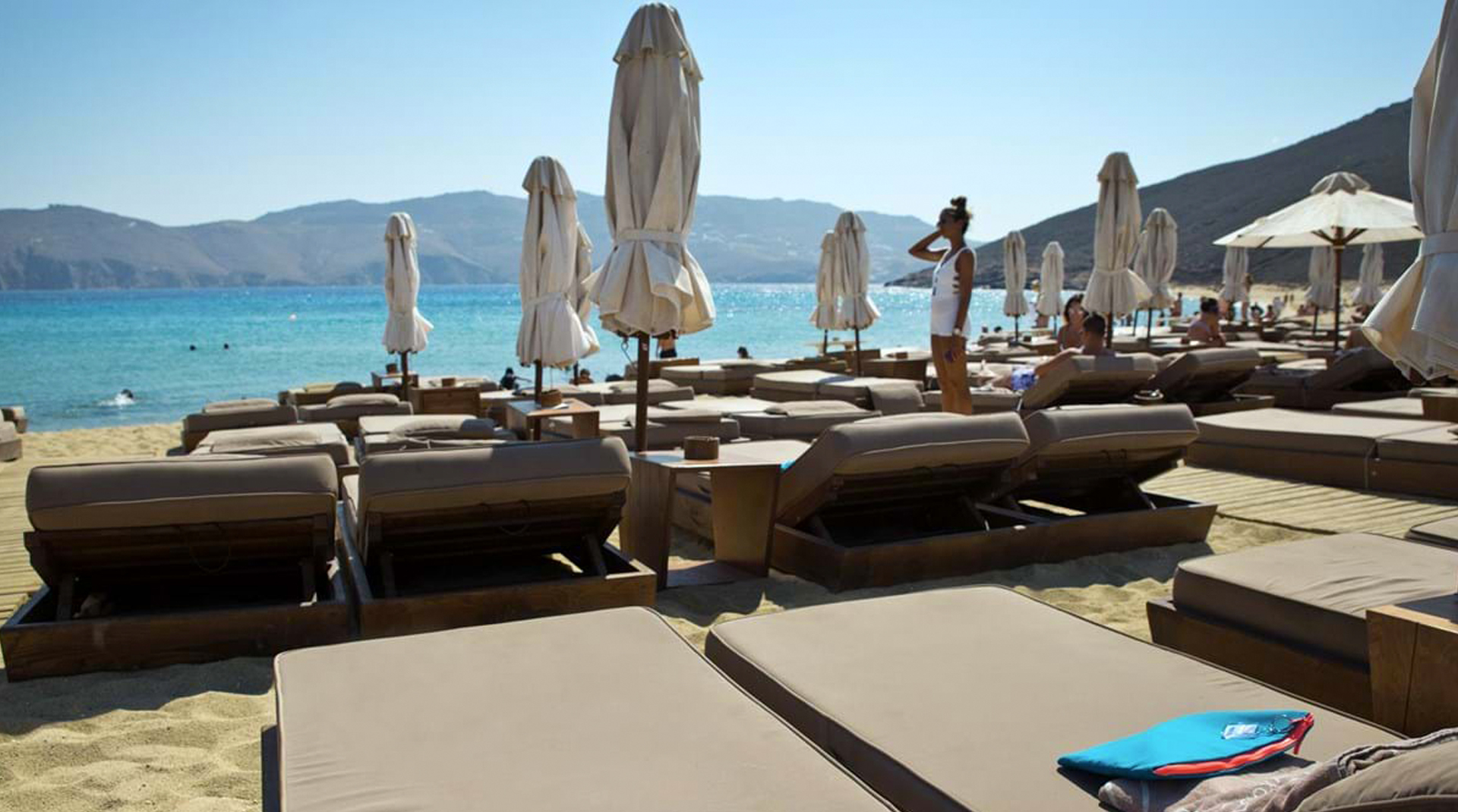 A Cosmopolitan Mykonos Bachelorette Party in Greece