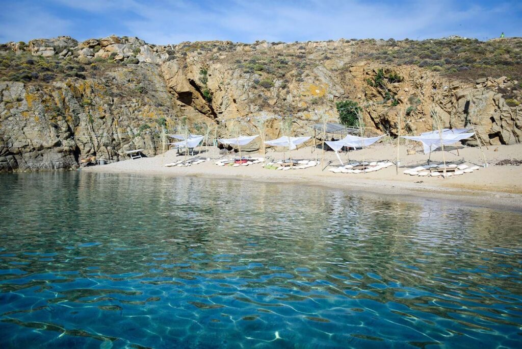 Rhinia Beach BBQ In Mykonos