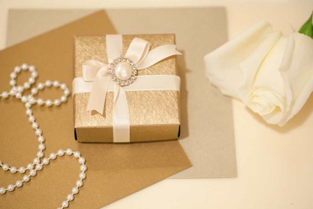 Luxury White & Gold Wedding Style