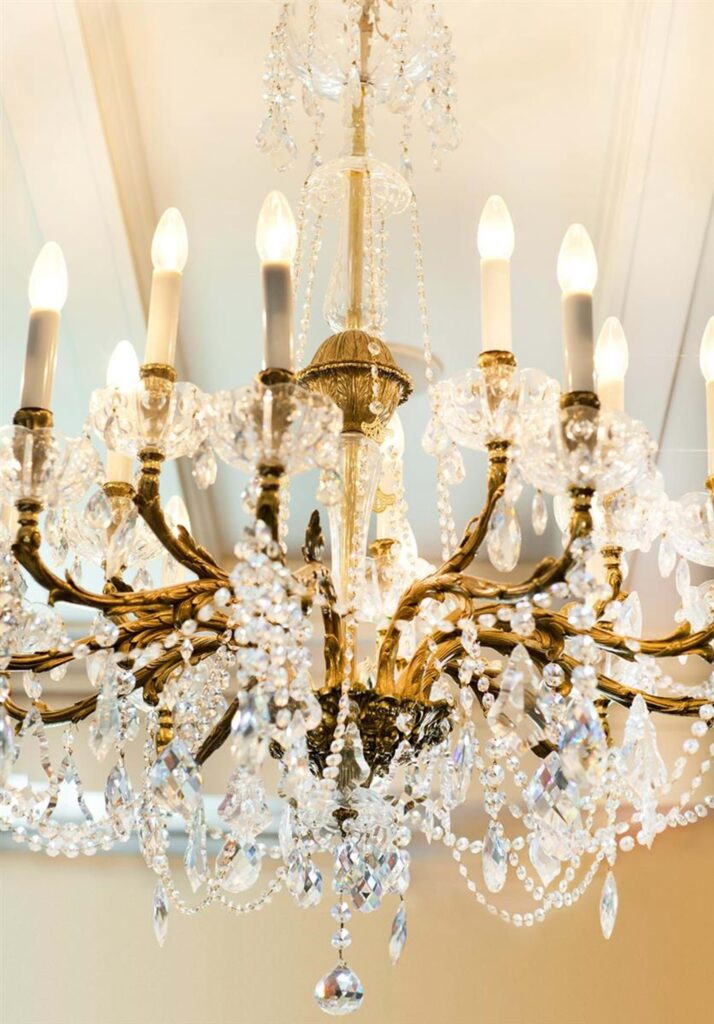 Luxury White & Gold Wedding Style
