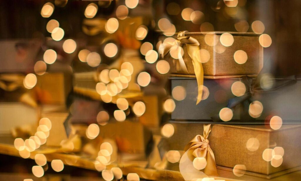 Luxury White & Gold Wedding Style