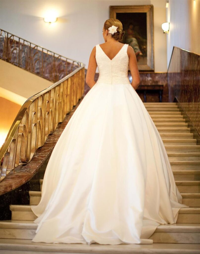 Luxury White & Gold Wedding Style