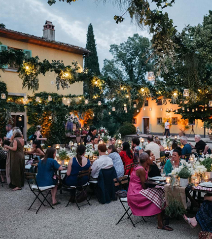 AL FRESCO DINNER IN TUSCANY