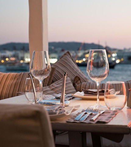 COSMOPOLITAN BACHELORETTE IN MYKONOS