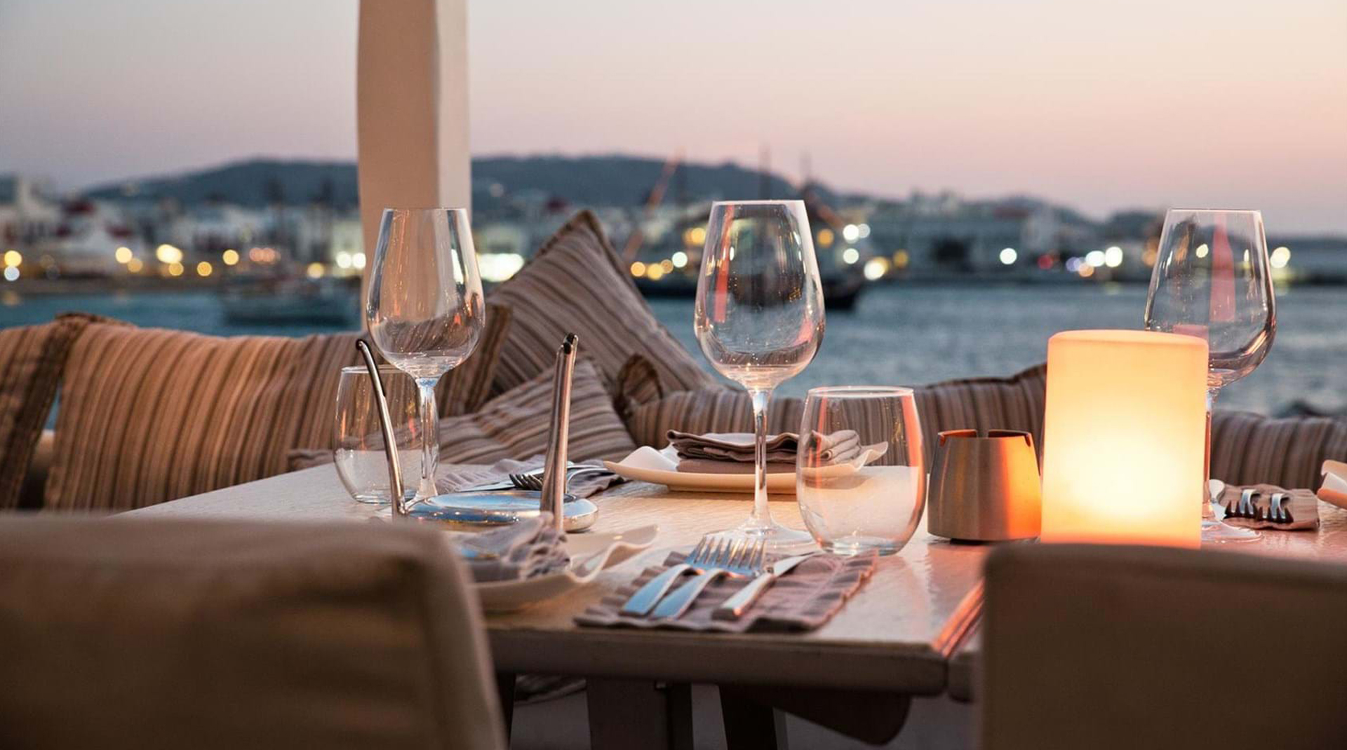 COSMOPOLITAN BACHELORETTE IN MYKONOS