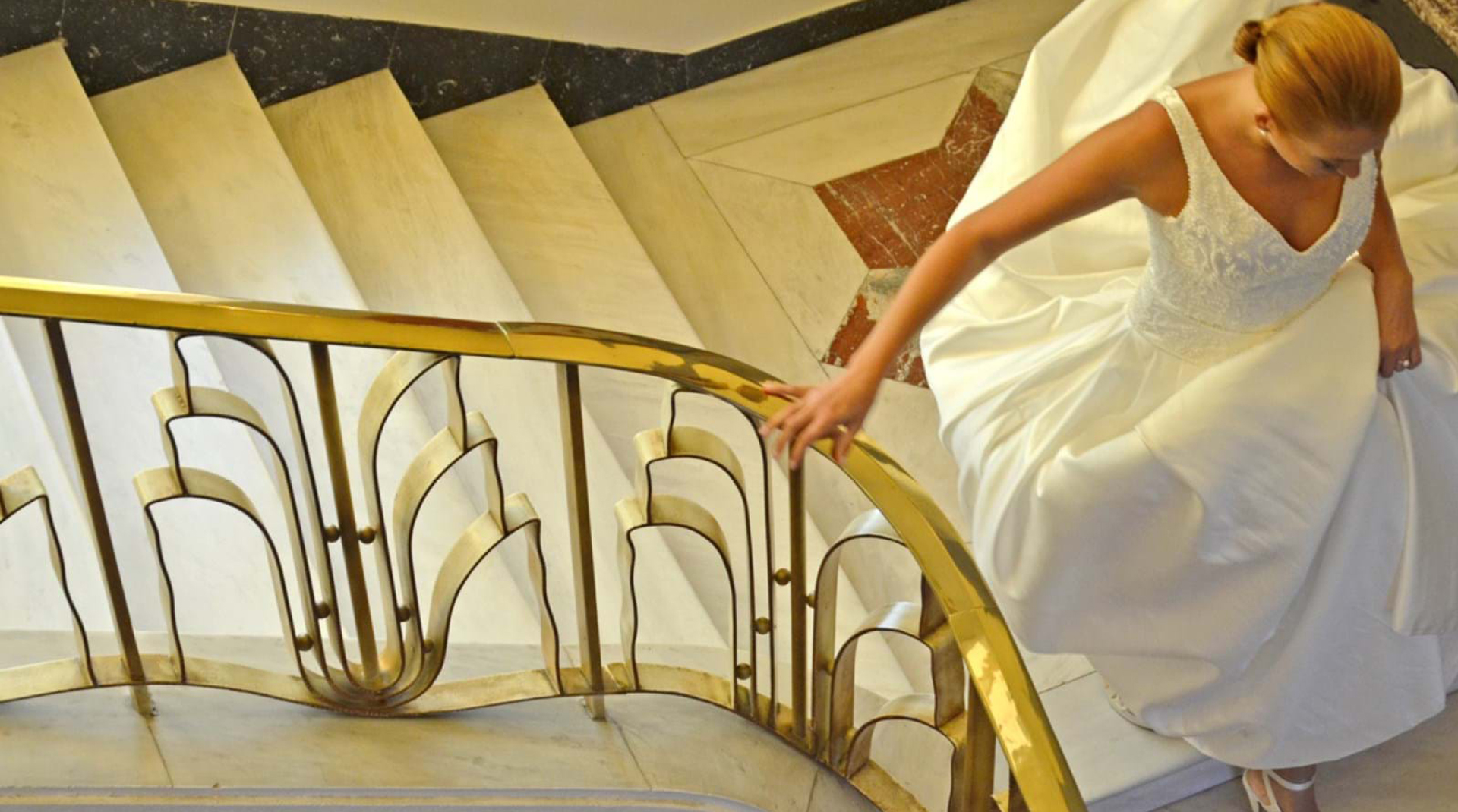 LUXURY WHITE & GOLD WEDDING STYLE