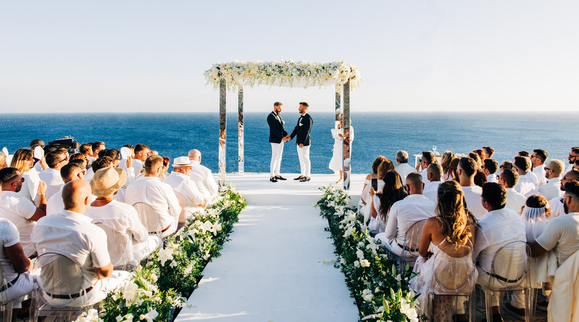 MODERN CLASSIC WEDDING IN MYKONOS