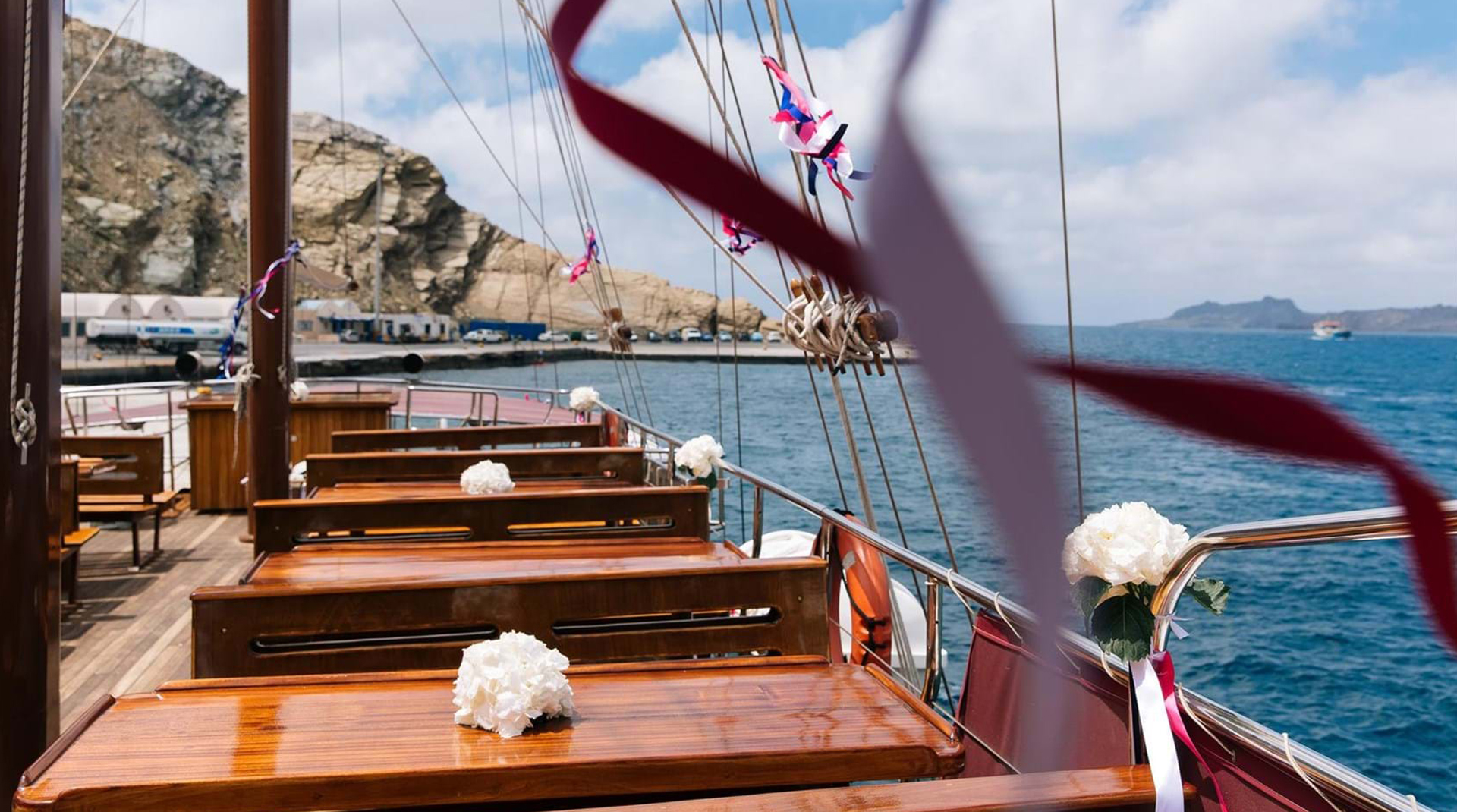 SANTORINI SUMMER YACHT PARTY