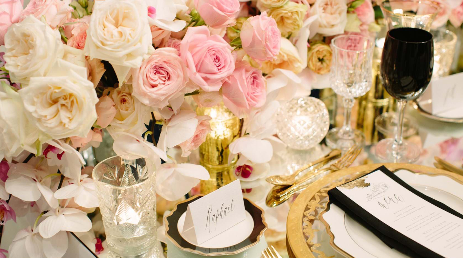 SOPHISTICATED GLAM WEDDING IN MYKONOS
