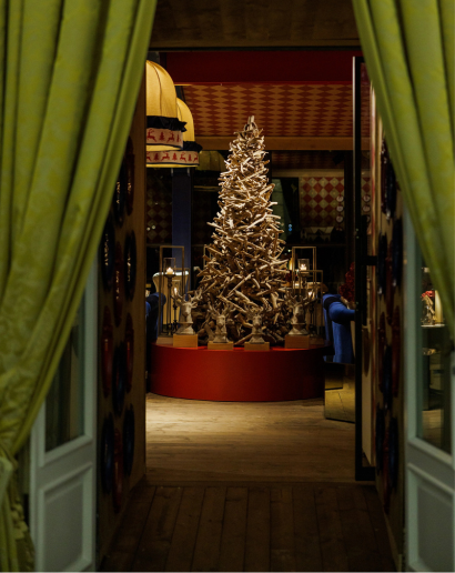 A Legendary Christmas Walk-Through at