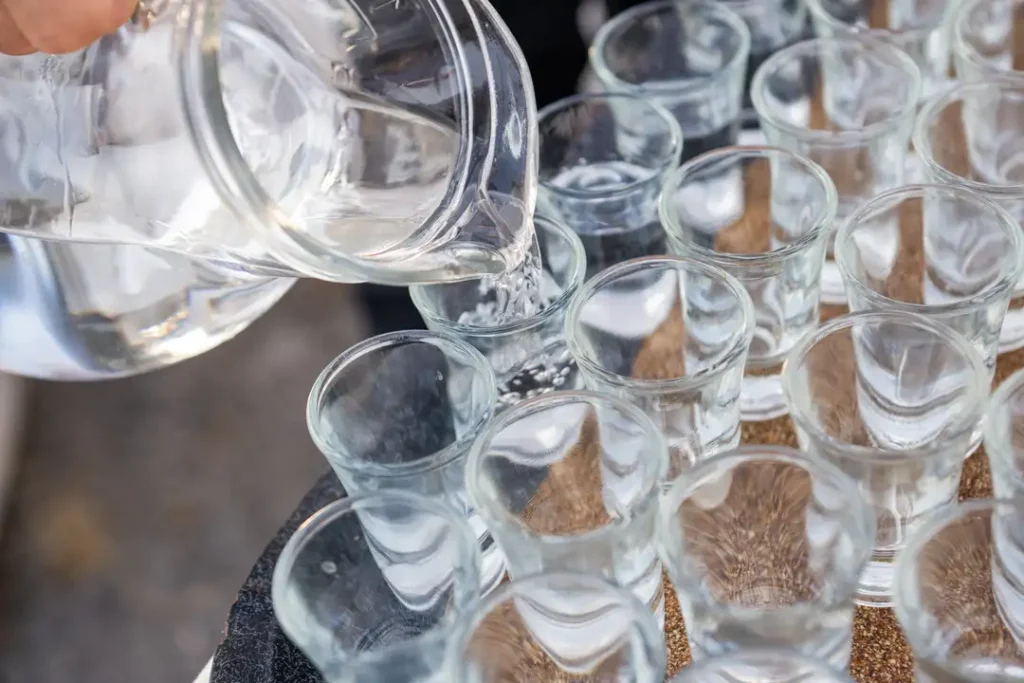 57. MITHEO EVENTS ATHENS GREECE WEDDING PLANNER XENIA AND KUSH QUINTESSENTIALLY JOHN NASSARI PHOTOGRAPHY TAVERNA NIGHT